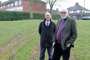 David Cooper and Cllr Trevor Johnson at St Edmunds Avenue, Wolstanton.